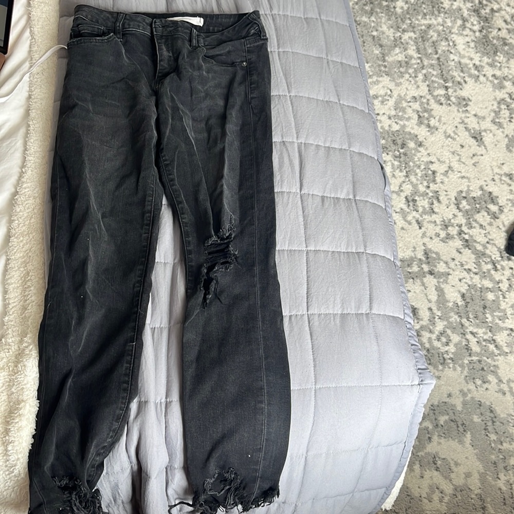 Distressed cropped black/ gray jeans